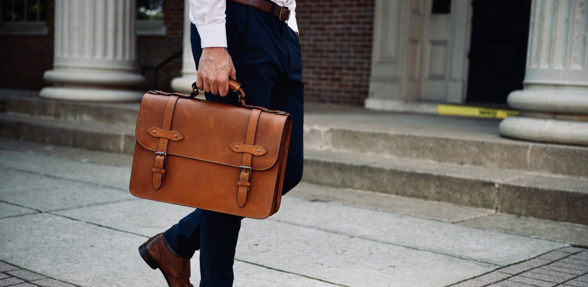 Jackson Wayne Esq. Briefcase in Saddle Tan full grain semi-vegetable tanned leather, lawyer briefcase courthouse steps